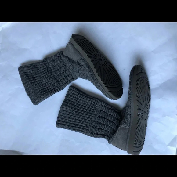 UGG Women’s Knit Sweater Boots Size 9 - Picture 2 of 7